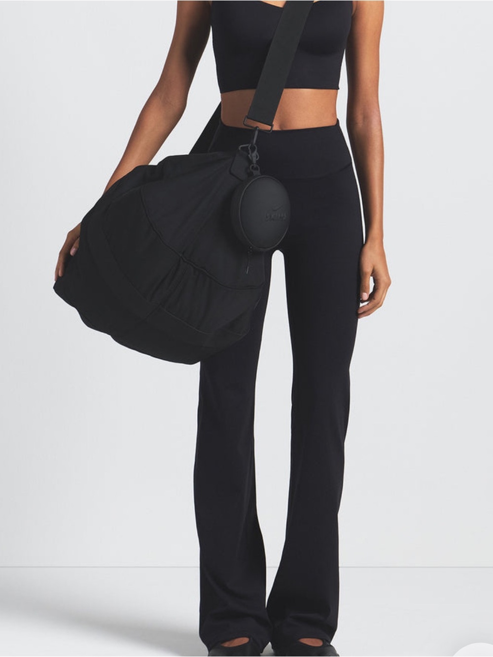 NIKESKIMS MATTE
SLIM FLARE LEGGING